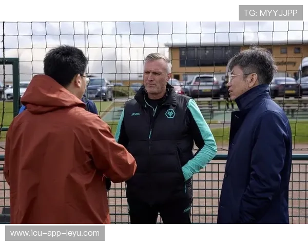 英超豪门引入新晋青训教练，强化年轻球员培养，英超俱乐部青训球员定义